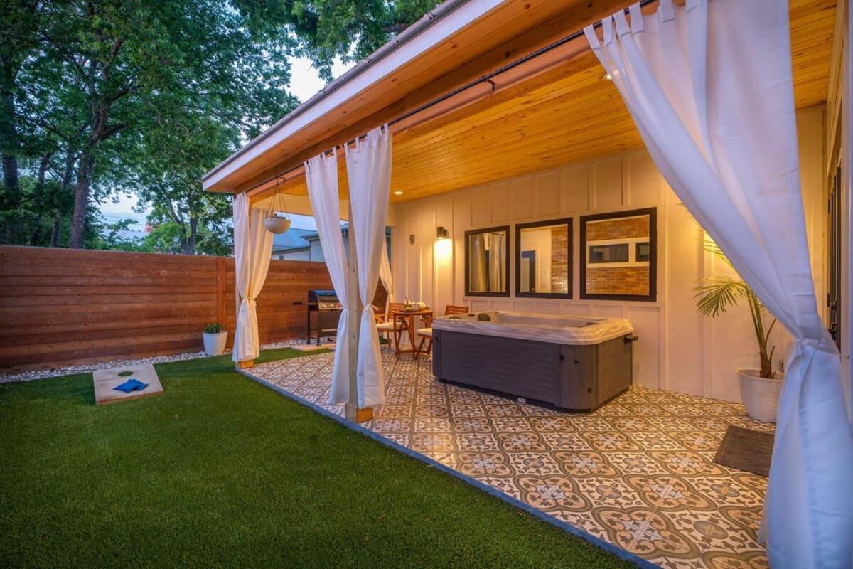 Petit Paradis Studio With Hot Tub Fredericksburg Exteriör bild